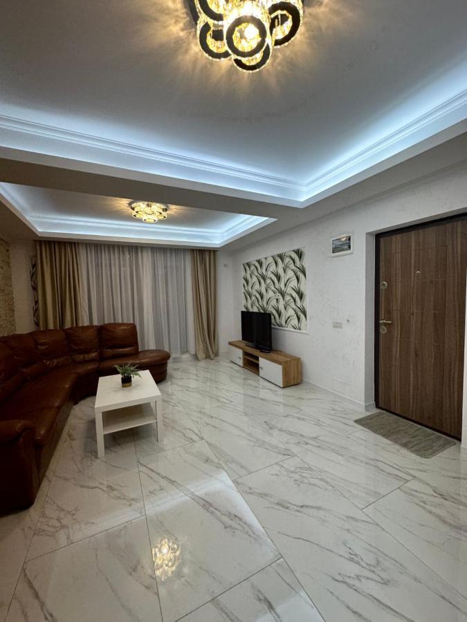 Golden Garden Luxury Apartment In Букурещ Екстериор снимка