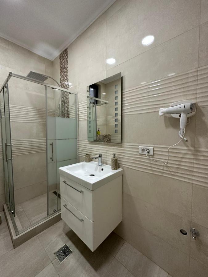 Golden Garden Luxury Apartment In Букурещ Екстериор снимка