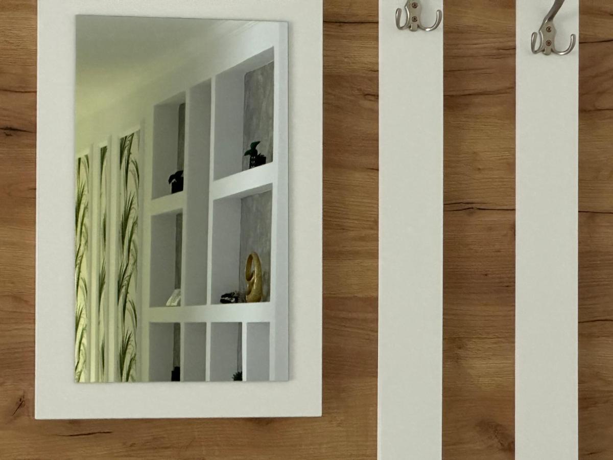 Golden Garden Luxury Apartment In Букурещ Екстериор снимка